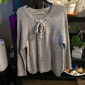 XL grey knitted sweater with cute bow decor on top